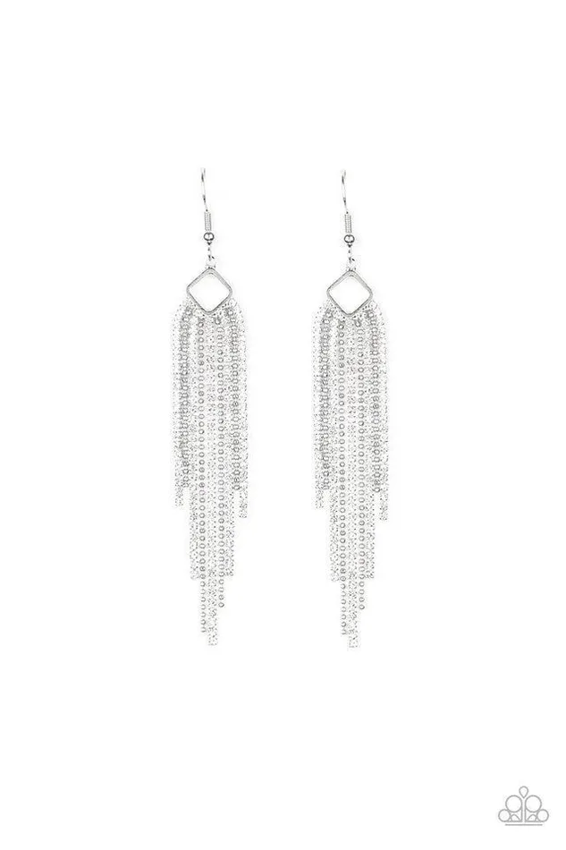Earrings Paparazzi Jewelry Paparazzi Earring Singing in the REIGN White Earrings Paparazzi Jewelry Paparazzi Earring Singing in the REIGN White