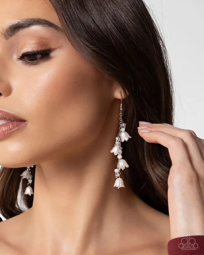 Earrings Paparazzi Jewelry Paparazzi Earring Snow Drops White Earrings Paparazzi Jewelry Paparazzi Earring Snow Drops White