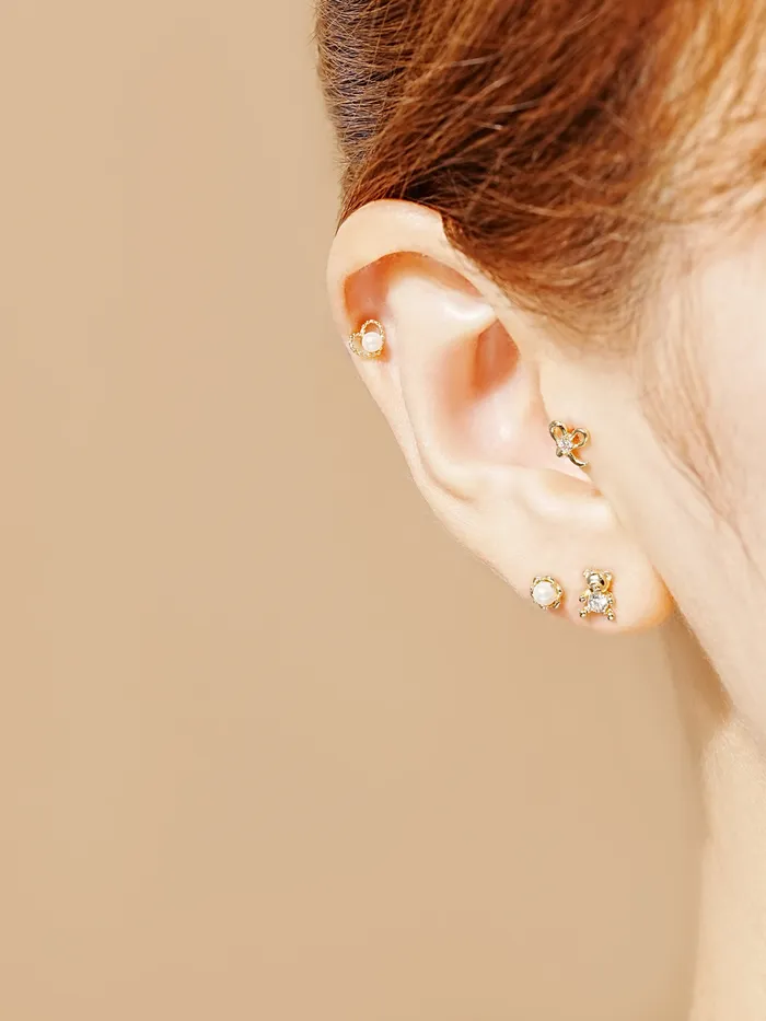 Earrings MinimalBijoux 14K Gold Sprout Ribbon Cartilage Earring 20G
