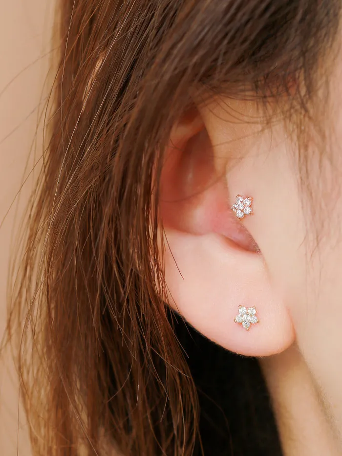 MinimalBijoux Earrings 14K gold Best Flower cartilage earring 20g