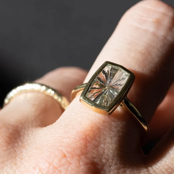 Rob Coggins Rings 259ct Fantasy Cut Untreated Montana Sapphire Contemporary Bezel Set Ring in 18k Yellow