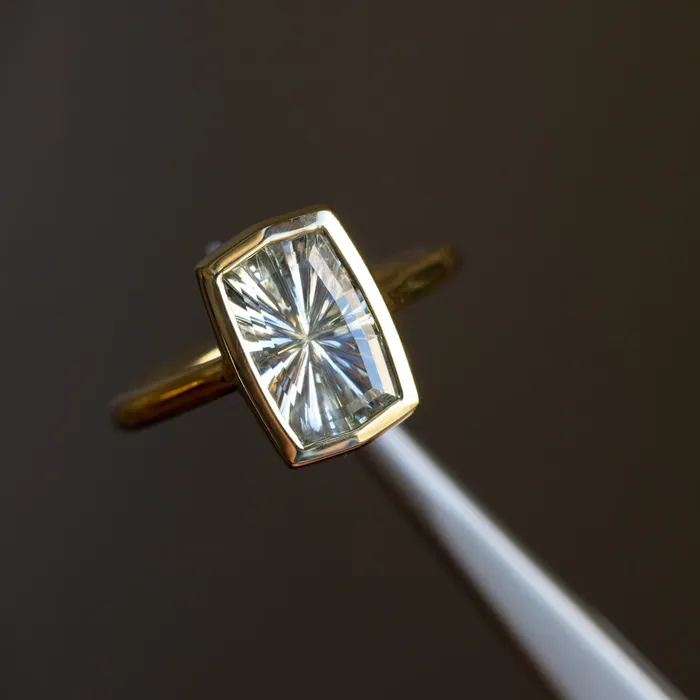 Rob Coggins Rings 259ct Fantasy Cut Untreated Montana Sapphire Contemporary Bezel Set Ring in 18k Yellow