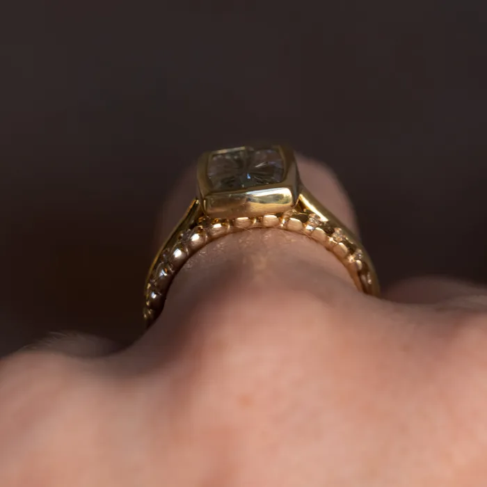 Rob Coggins Rings 259ct Fantasy Cut Untreated Montana Sapphire Contemporary Bezel Set Ring in 18k Yellow